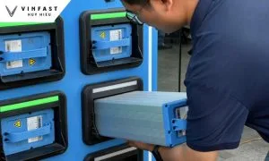 Evo Lite và Flazz Max là bộ đôi xe điện đổi pin dành cho học sinh