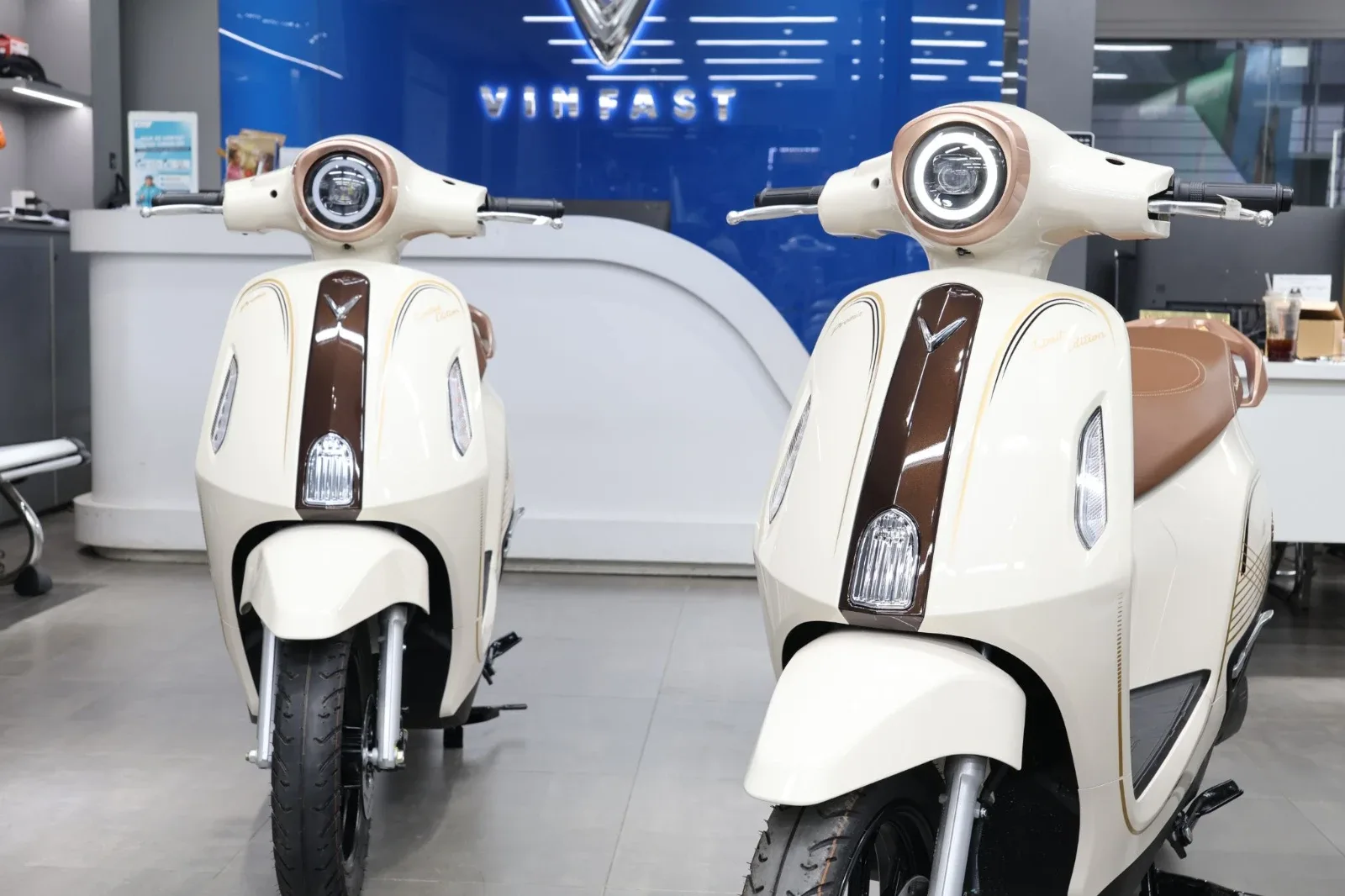 VinFast Evo Grand Premia và Evo Grand Limited trưng bày tại showroom