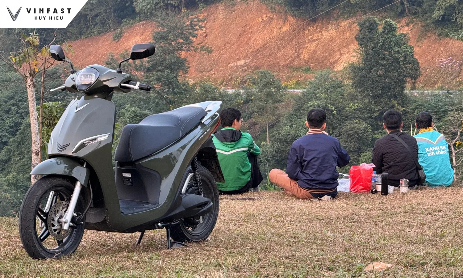 VinFast Feliz 2025 trong chuyến đi ngoài trời